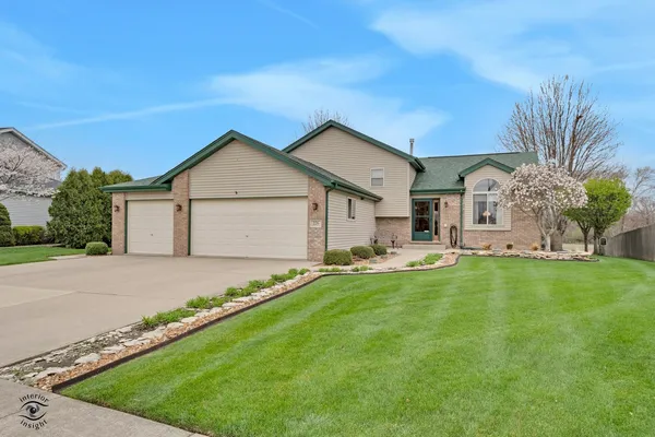 $485,000 | 226 Hancock Drive, New Lenox, IL 60451