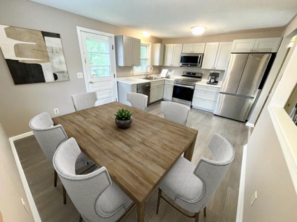 198 Lamont Street Springfield, MA 01119 - Photo 3 of 19 Gallery Image 3