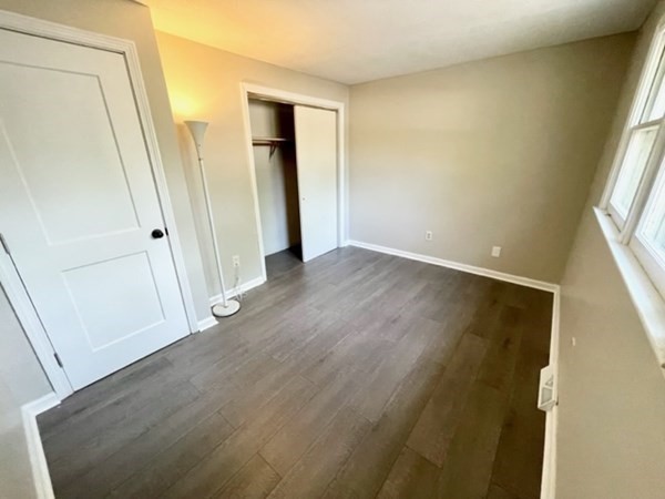 198 Lamont Street Springfield, MA 01119 - Photo 6 of 19 Gallery Image 6