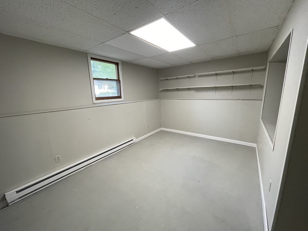 198 Lamont Street Springfield, MA 01119 - Photo 9 of 19 Gallery Image 9