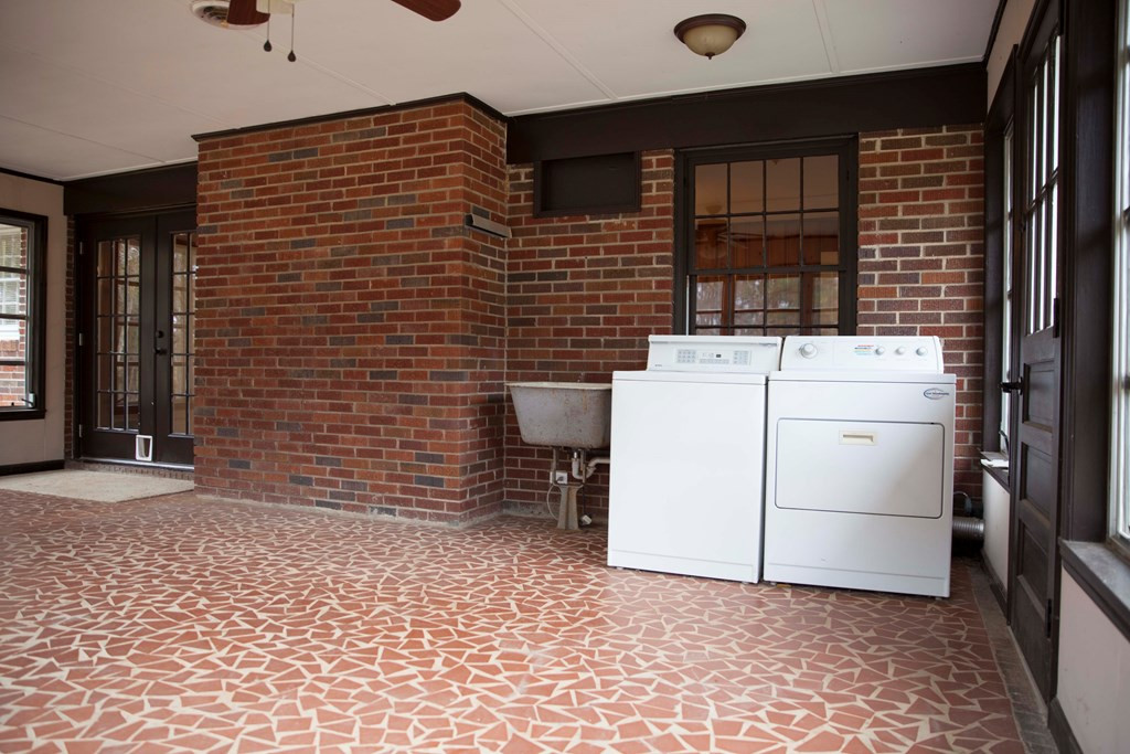 5836 Cobbham Road Appling, GA 30802 - Photo 29 of 31 Sunroom