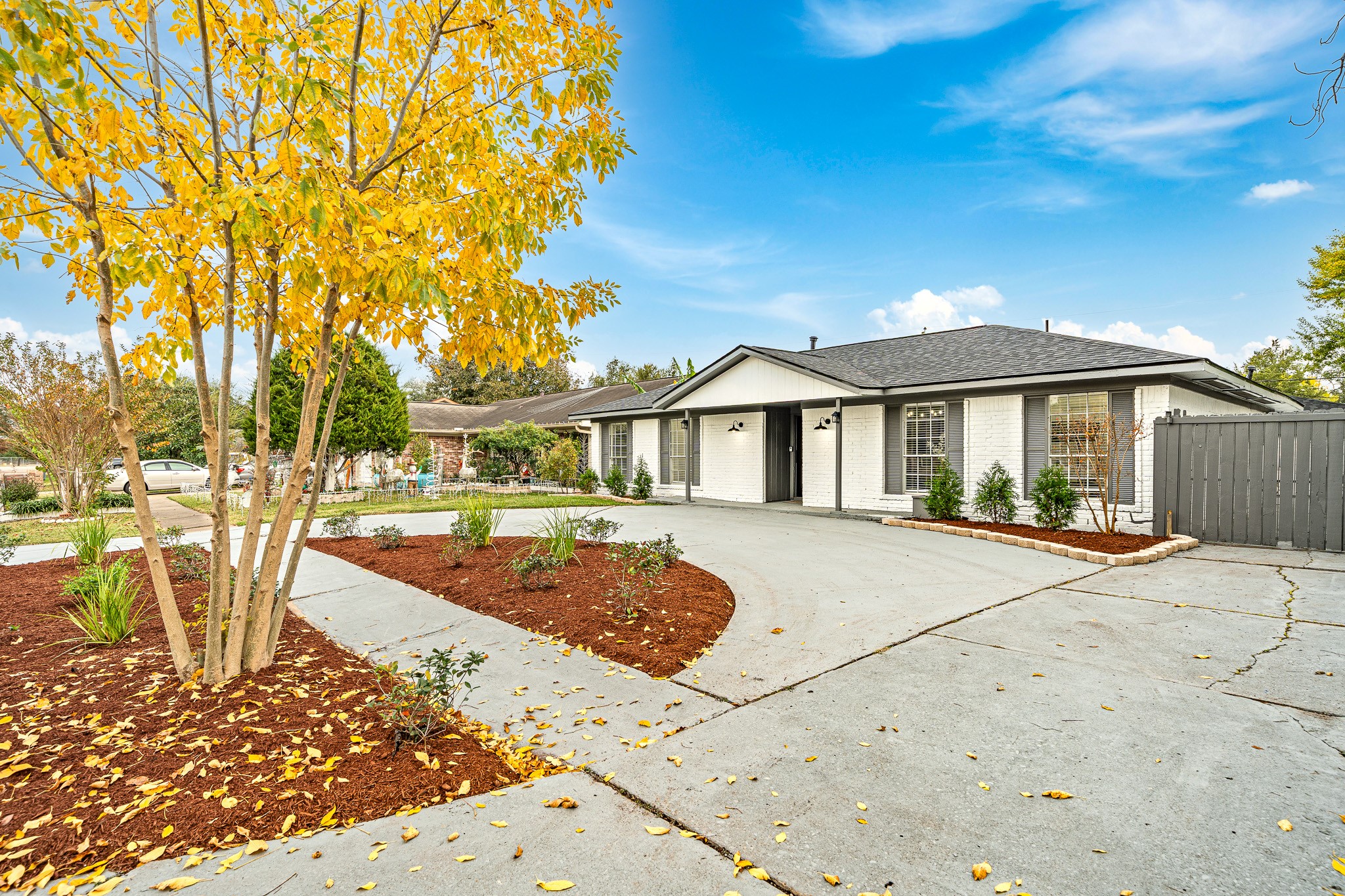 12007 Sharpcrest Street Houston, TX 77072 - Photo 4 of 40