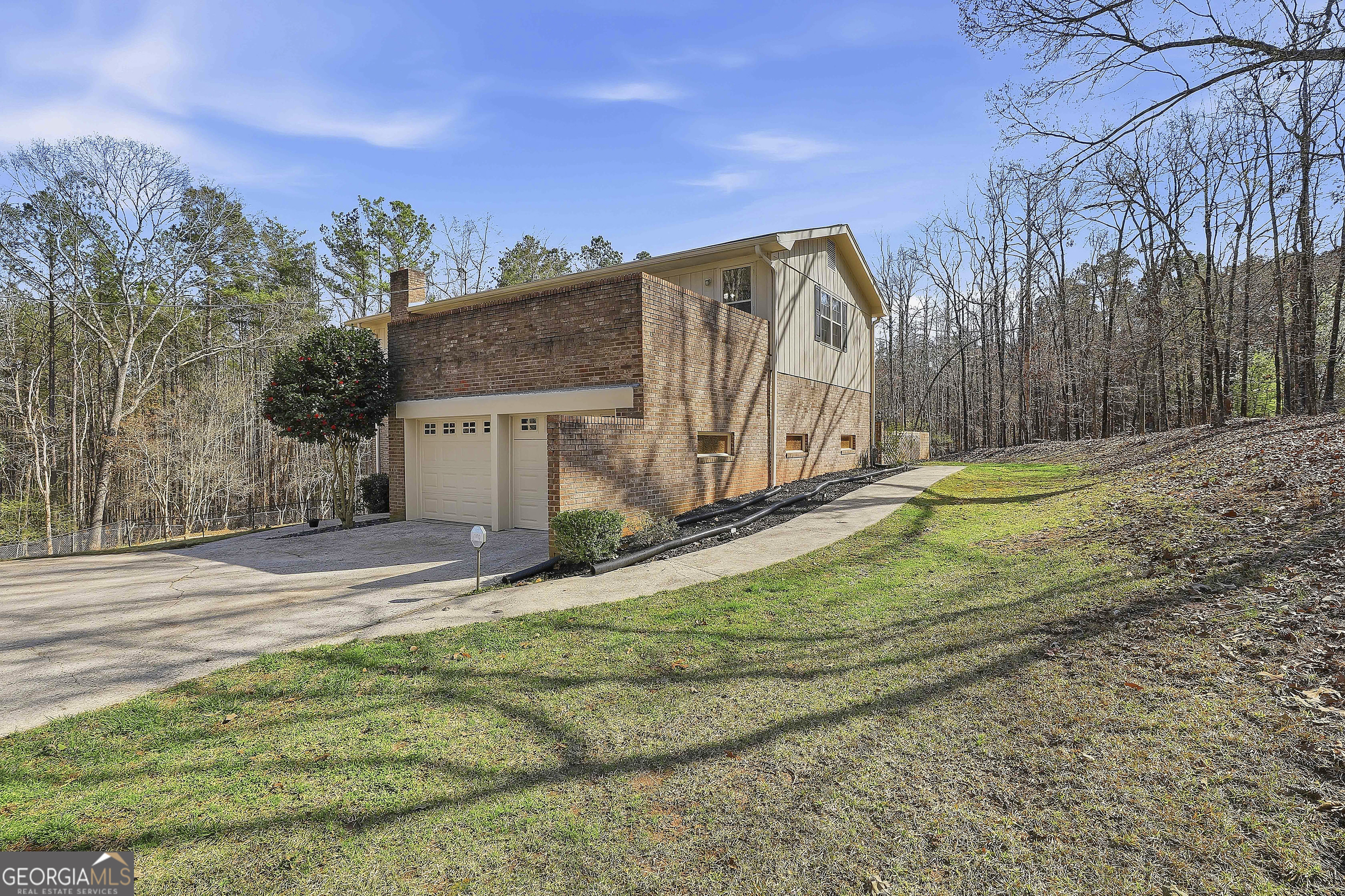 180 Lockwood Road Fayetteville, GA 30215 - Photo 3 of 59 a view of a backyard