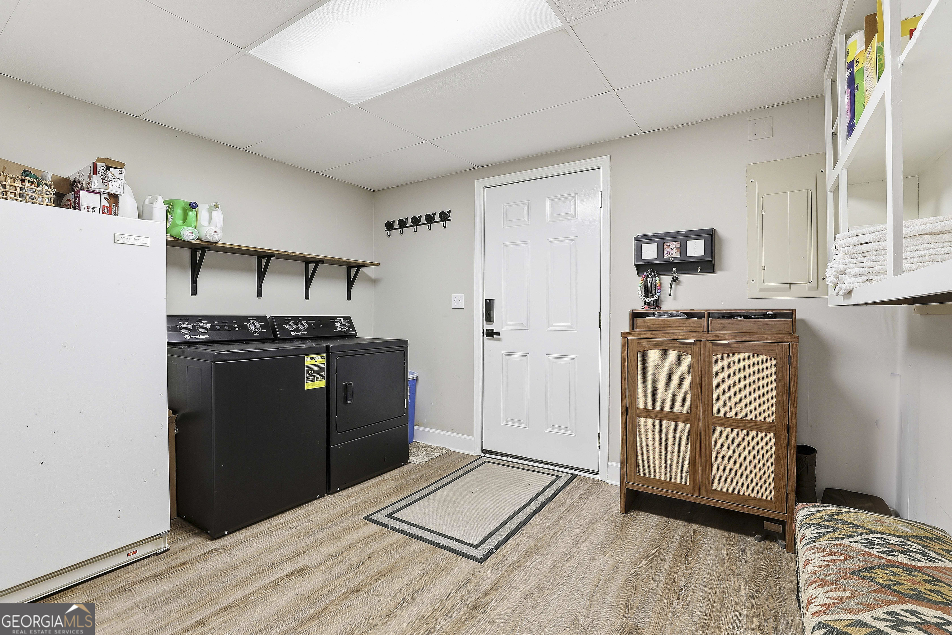 180 Lockwood Road Fayetteville, GA 30215 - Photo 41 of 59 a kitchen with stainless steel appliances granite countertop a refrigerator and a stove