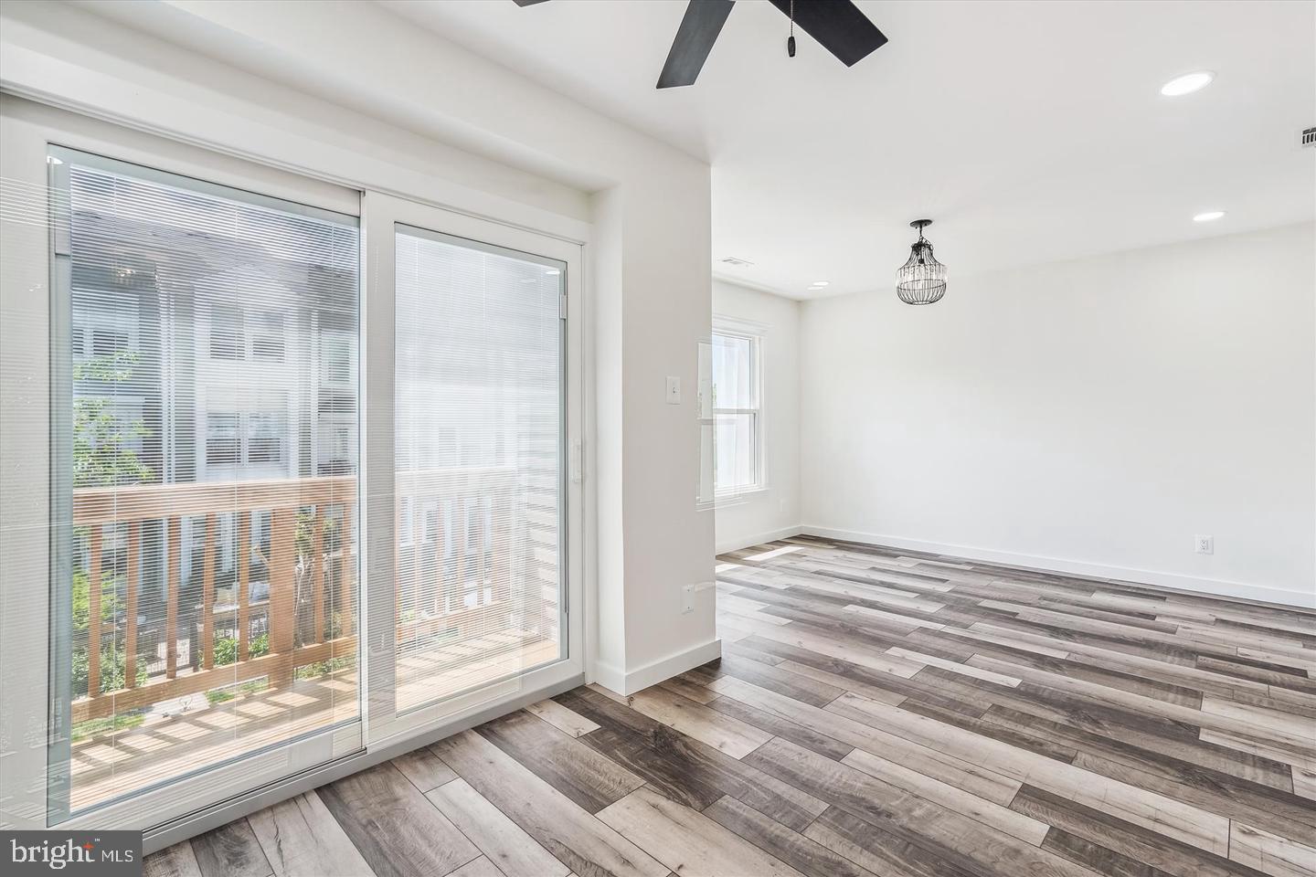 6010 Sunset Ridge Court Centreville, VA 20121 - Photo 15 of 26 primary sliding door to balcony