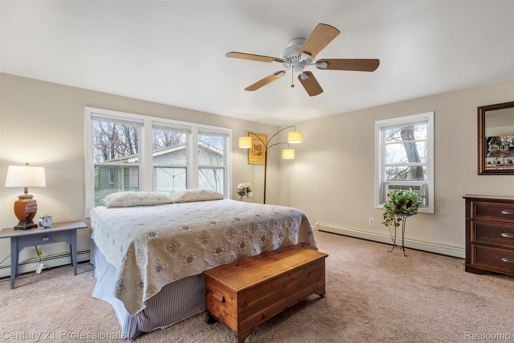 160 Grace Avenue Rochester, MI 48307 - Photo 23 of 51 26-160 Grace Ave-Windowstill Real Estate Photography-26.jpg