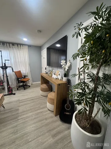 $2,300 | 723 Parker Street, Perth Amboy, NJ 08861