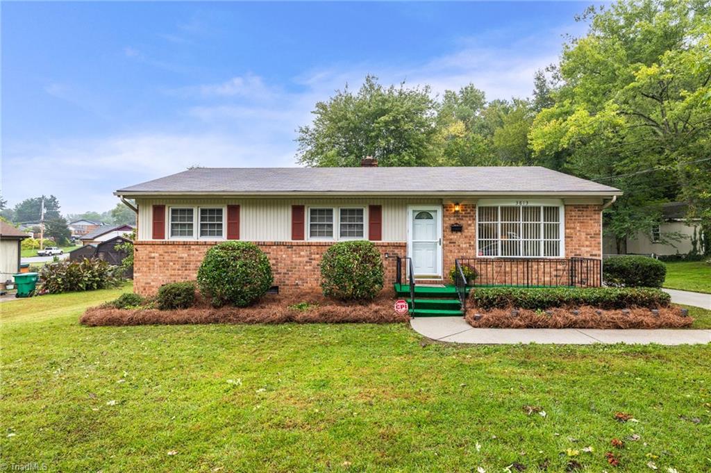 3813 Rolling Road High Point, NC 27265 - Photo 1 of 29