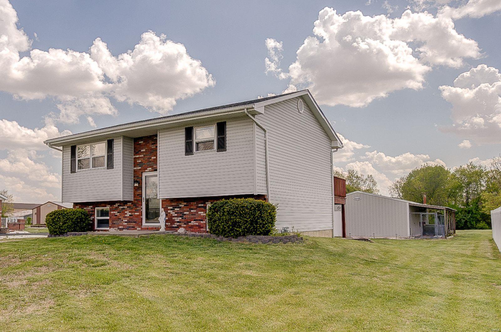 10932 Lake Road Highland, IL 62249 - Photo 2 of 52