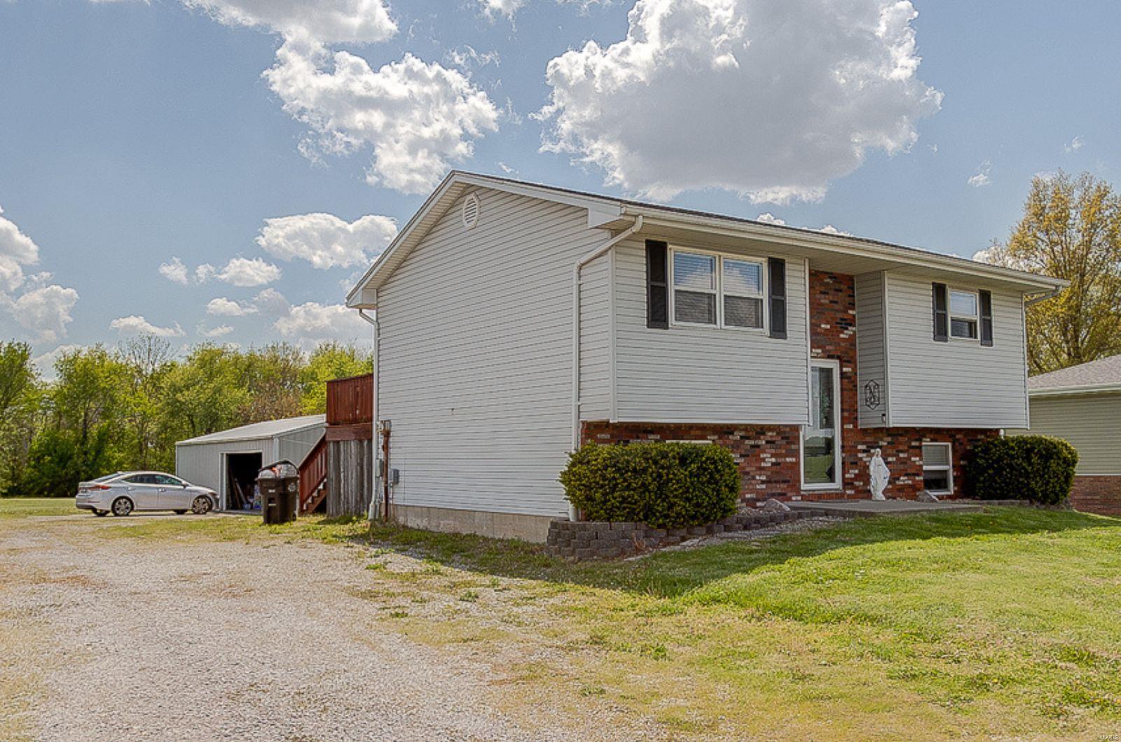 10932 Lake Road Highland, IL 62249 - Photo 3 of 52