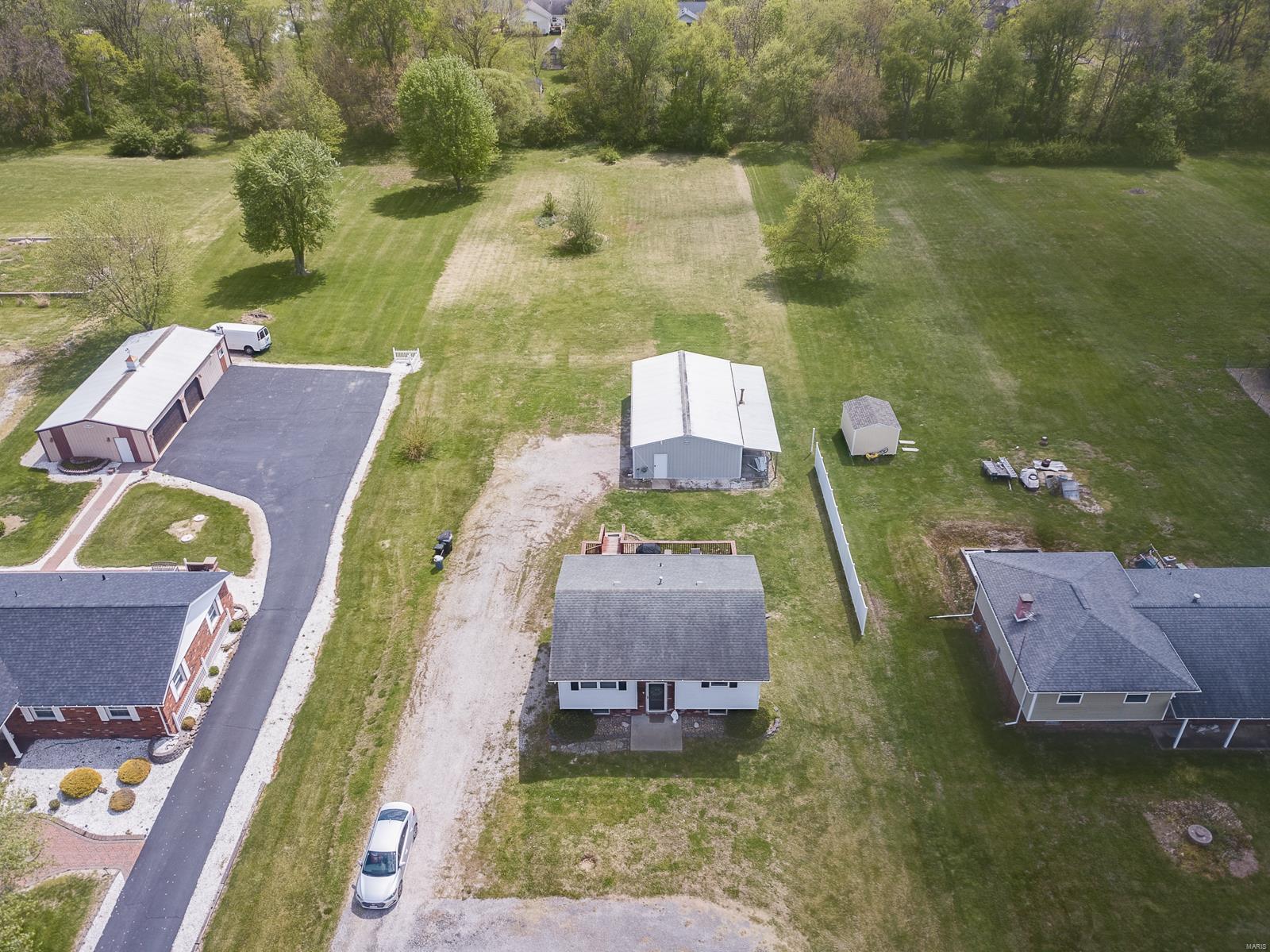 10932 Lake Road Highland, IL 62249 - Photo 45 of 52