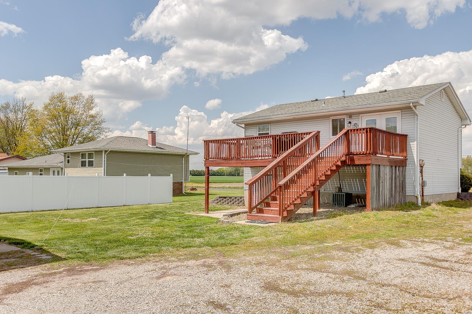 10932 Lake Road Highland, IL 62249 - Photo 6 of 52