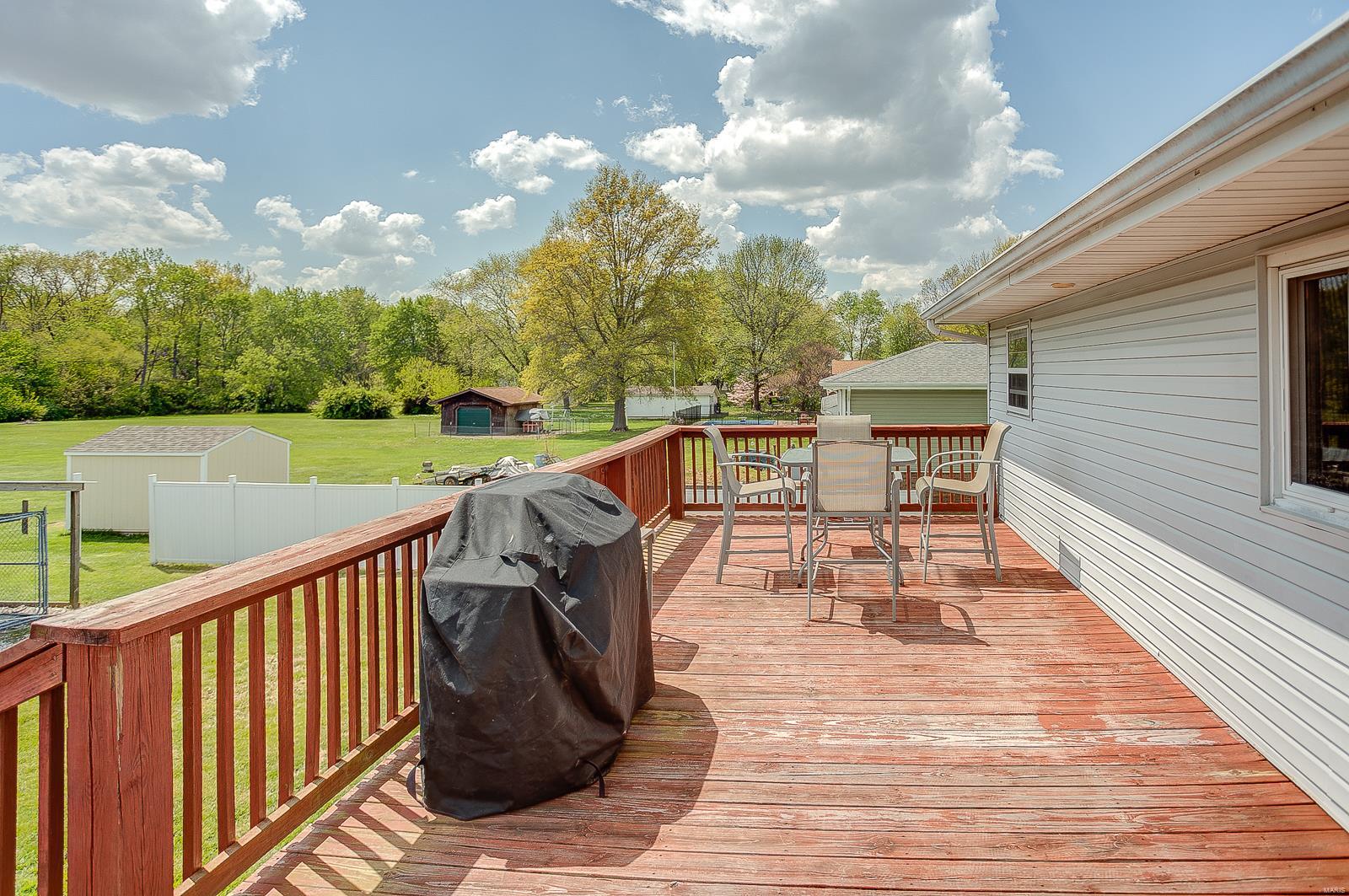 10932 Lake Road Highland, IL 62249 - Photo 8 of 52