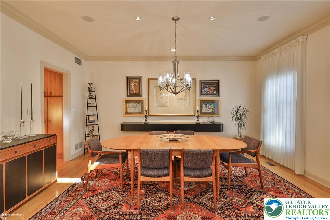 1805 Meadow Ridge Court Bethlehem, PA 18015 - Photo 17 of 84 Gallery Image 17