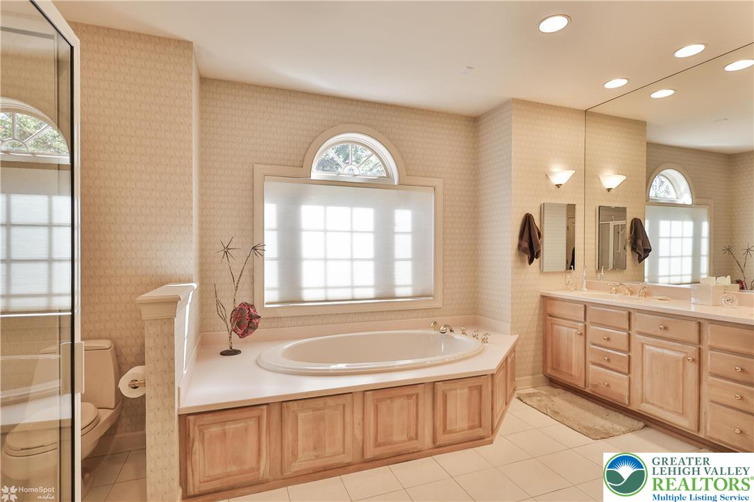 1805 Meadow Ridge Court Bethlehem, PA 18015 - Photo 28 of 84 Gallery Image 28