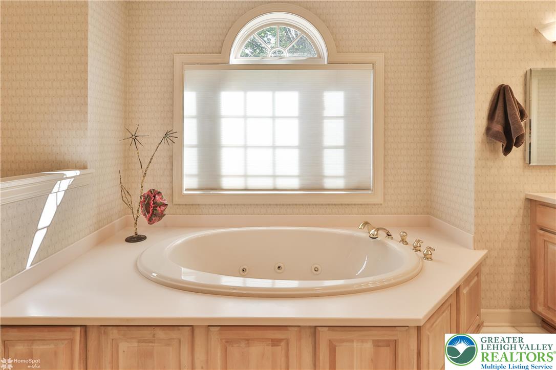 1805 Meadow Ridge Court Bethlehem, PA 18015 - Photo 30 of 84 Gallery Image 30