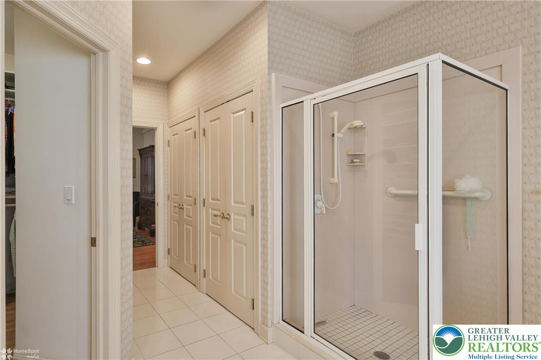 1805 Meadow Ridge Court Bethlehem, PA 18015 - Photo 31 of 84 Gallery Image 31