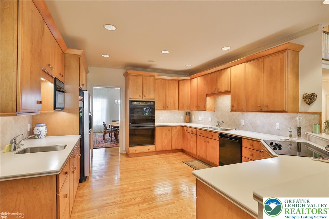 1805 Meadow Ridge Court Bethlehem, PA 18015 - Photo 48 of 84 Gallery Image 48