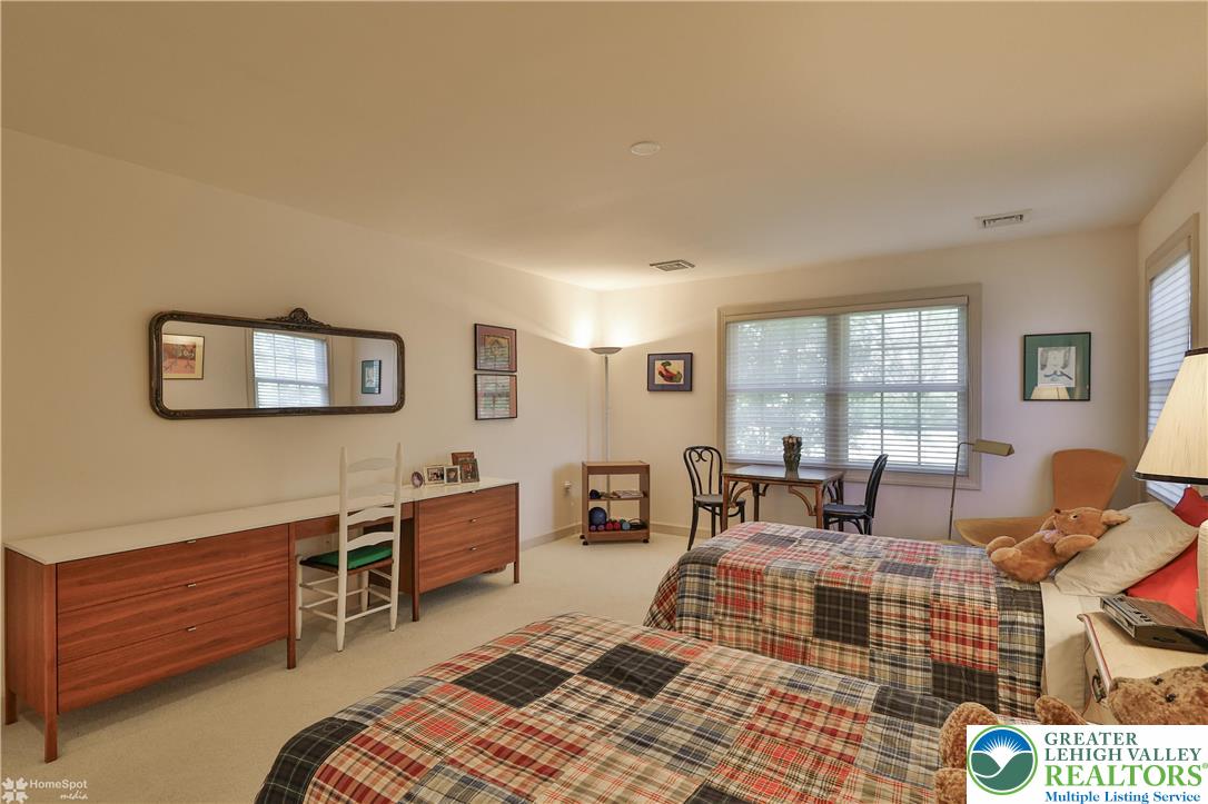 1805 Meadow Ridge Court Bethlehem, PA 18015 - Photo 71 of 84 Gallery Image 71
