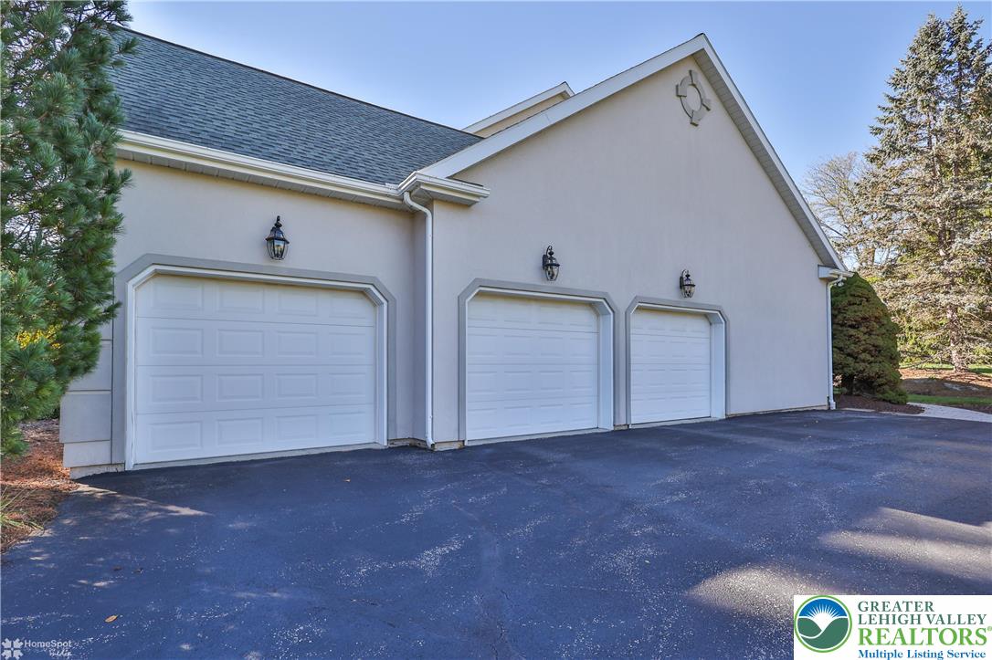 1805 Meadow Ridge Court Bethlehem, PA 18015 - Photo 79 of 84 Gallery Image 79