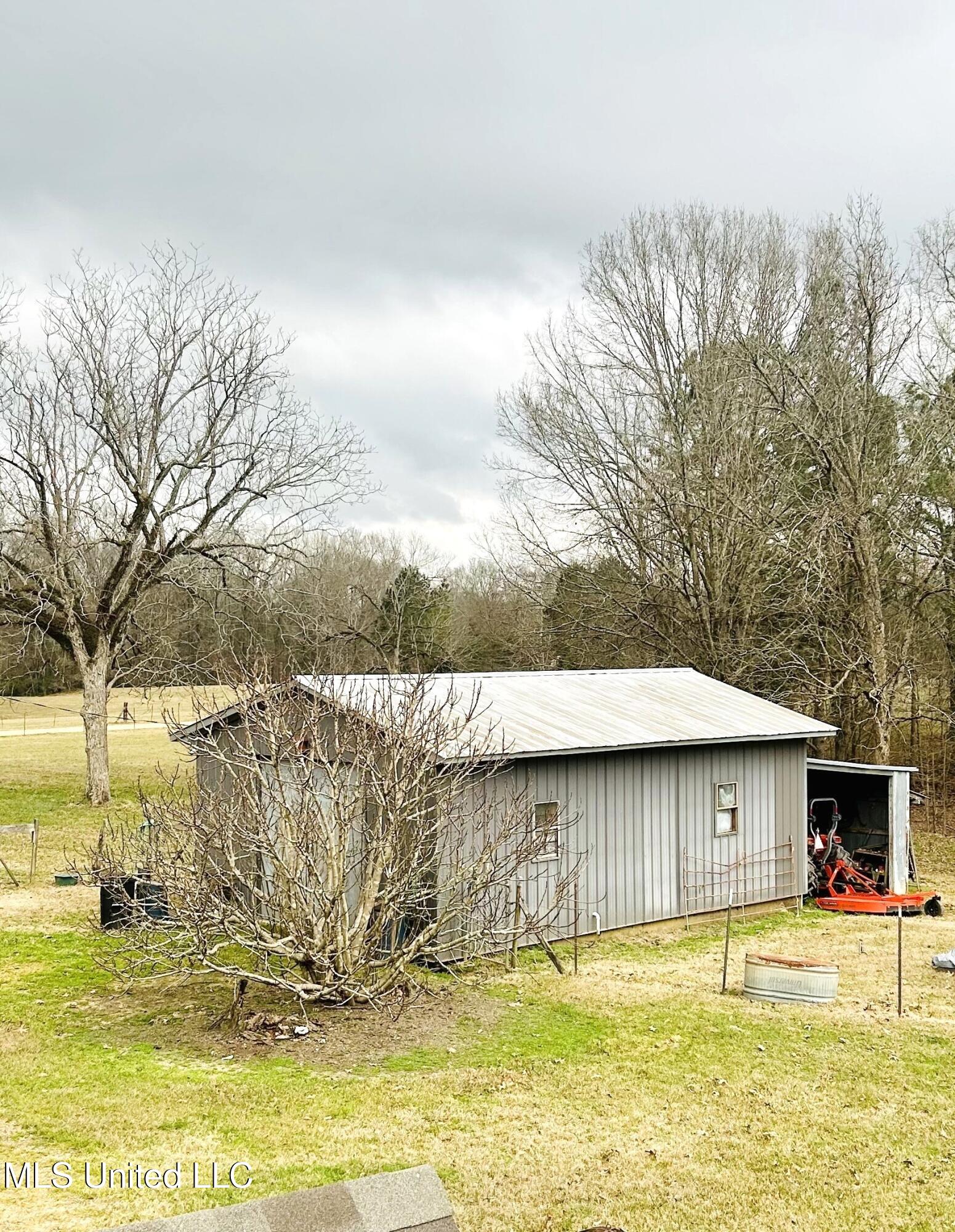 30 Hawkins Road Natchez, MS 39120 - Photo 27 of 35 thumbnail_IMG_9303.jpg 30 32