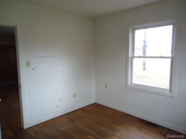 11670 Grafton Road Carleton, MI 48117 - Photo 13 of 16 DSC07246.JPG