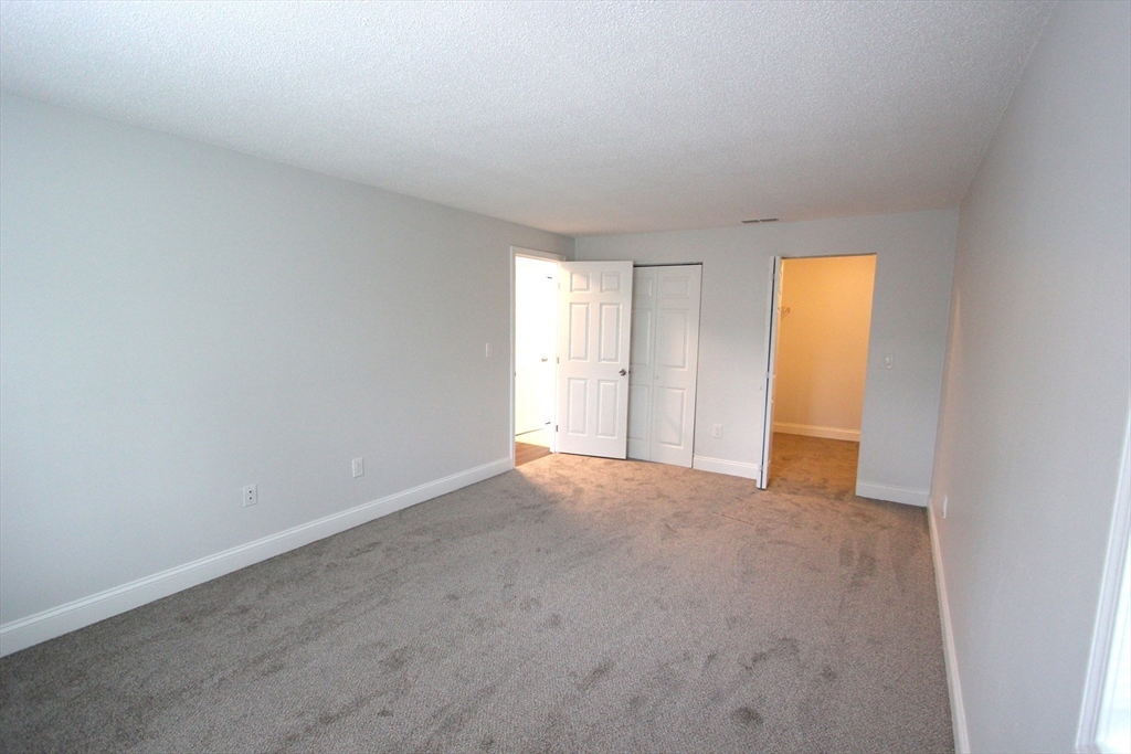 2008 Franklin Crossing Road, Unit 2008 Franklin, MA 02038 - Photo 17 of 35