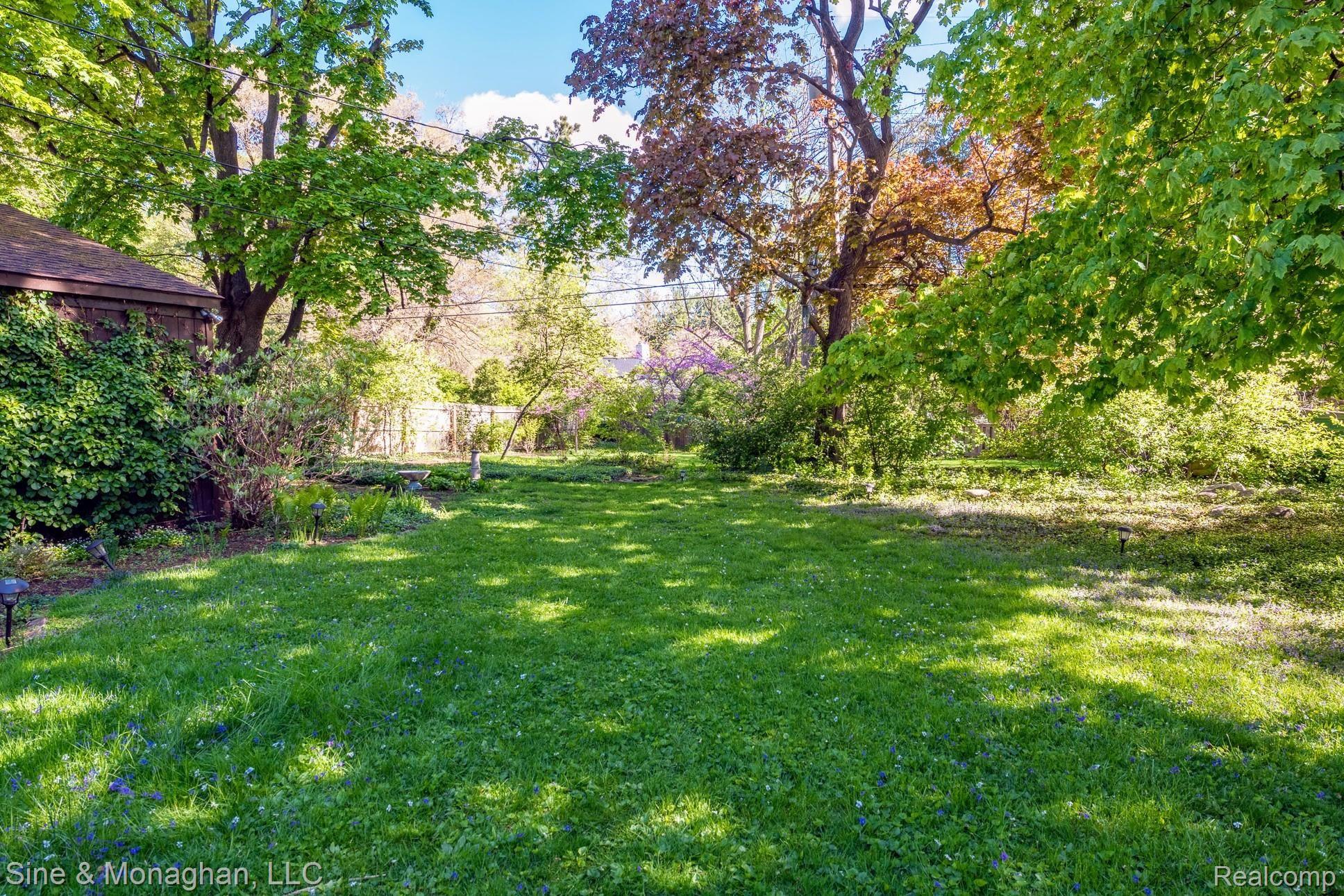 210 Merriweather Road Grosse Pointe, MI 48236 - Photo 46 of 57 DSC_8389.jpg