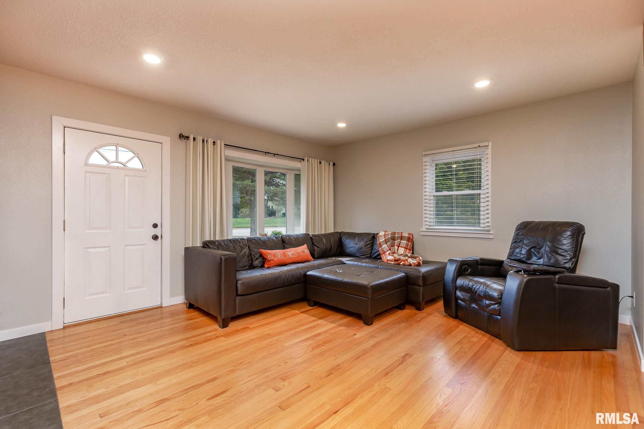8810 Knoxville Road Milan, IL 61264 - Photo 13 of 28 Gallery Image 13