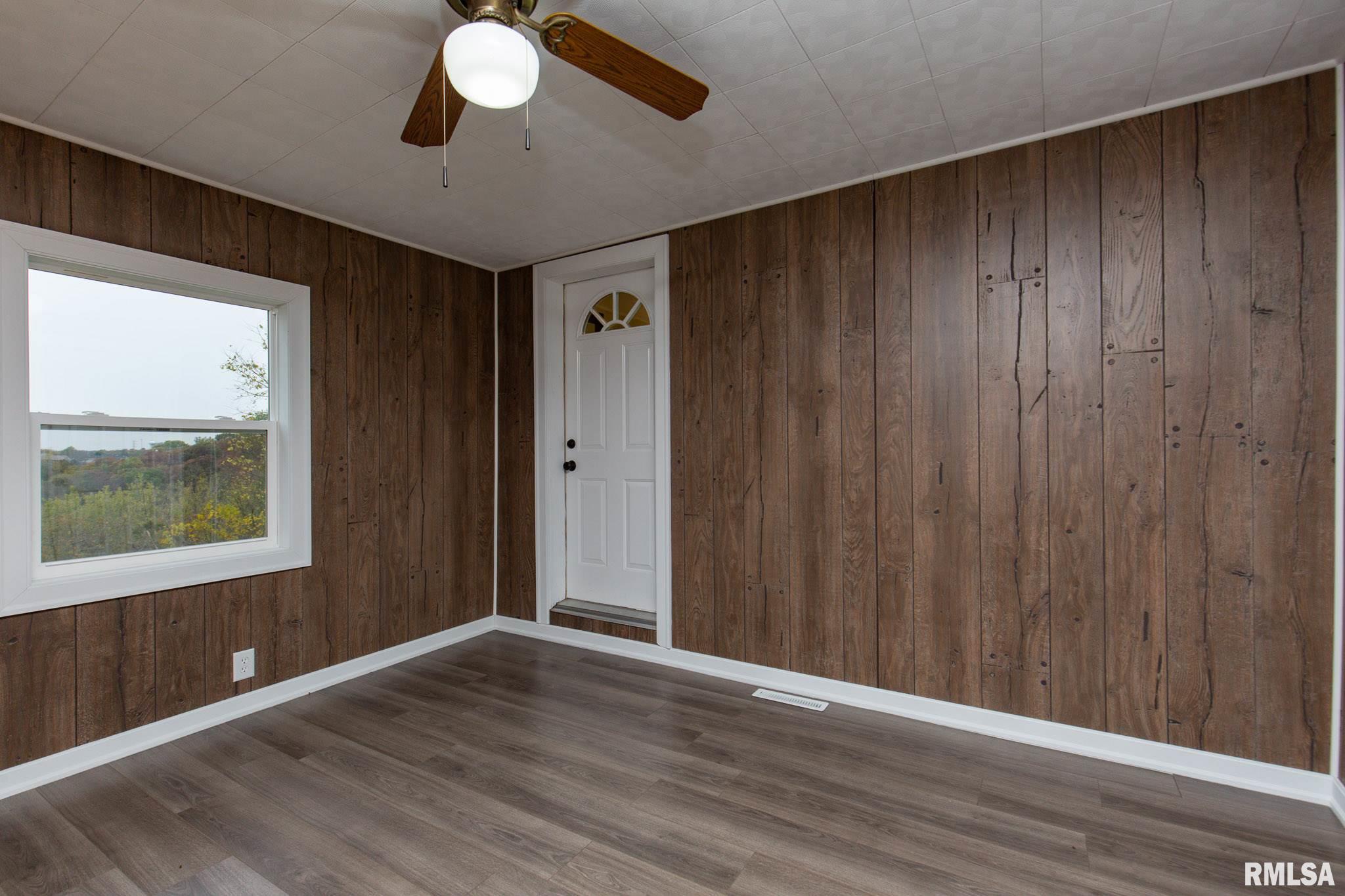 8810 Knoxville Road Milan, IL 61264 - Photo 15 of 28 Gallery Image 15
