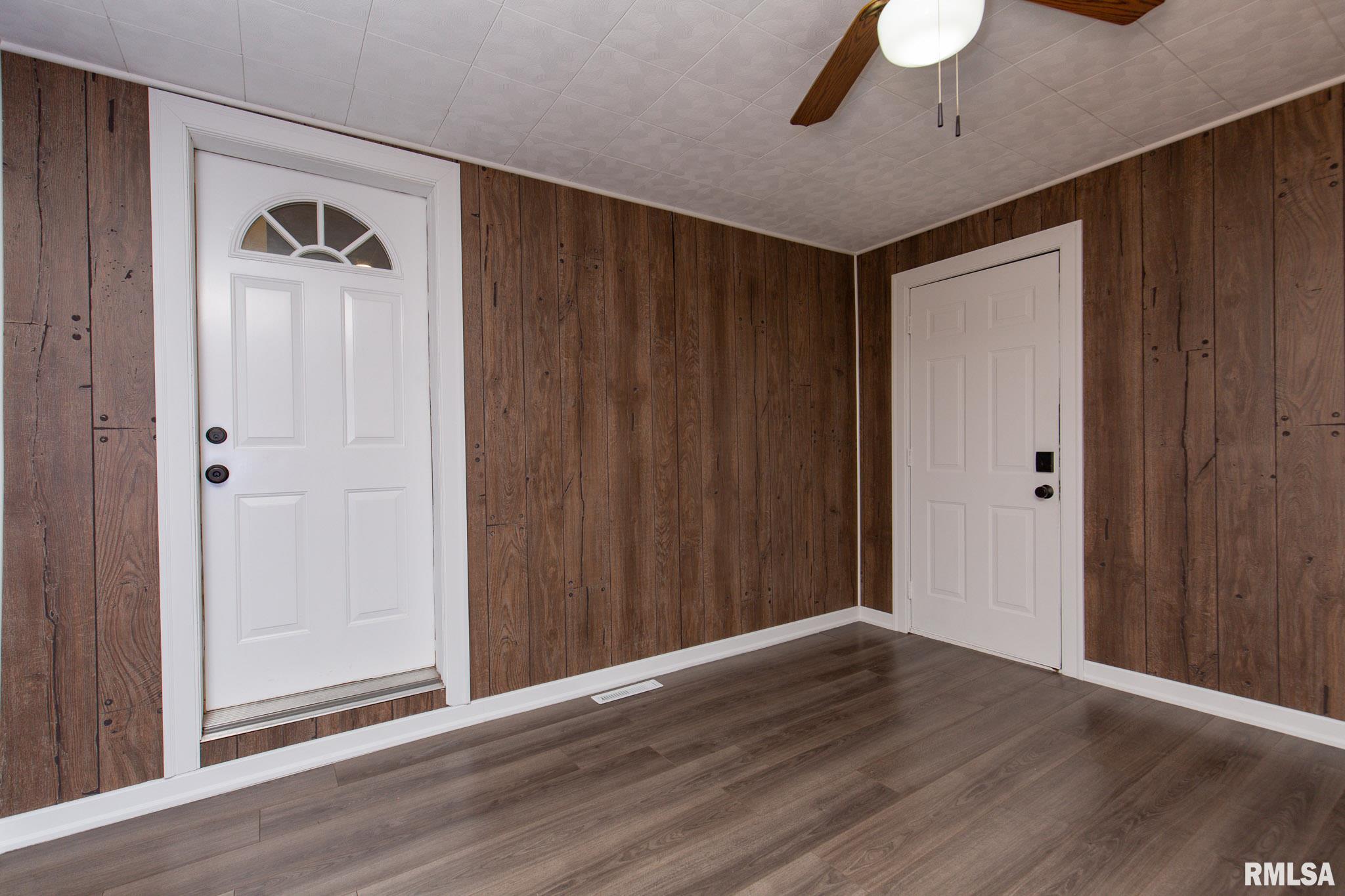 8810 Knoxville Road Milan, IL 61264 - Photo 16 of 28 Gallery Image 16