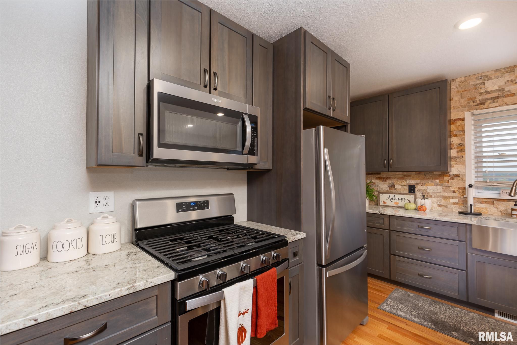 8810 Knoxville Road Milan, IL 61264 - Photo 4 of 28 Gallery Image 4