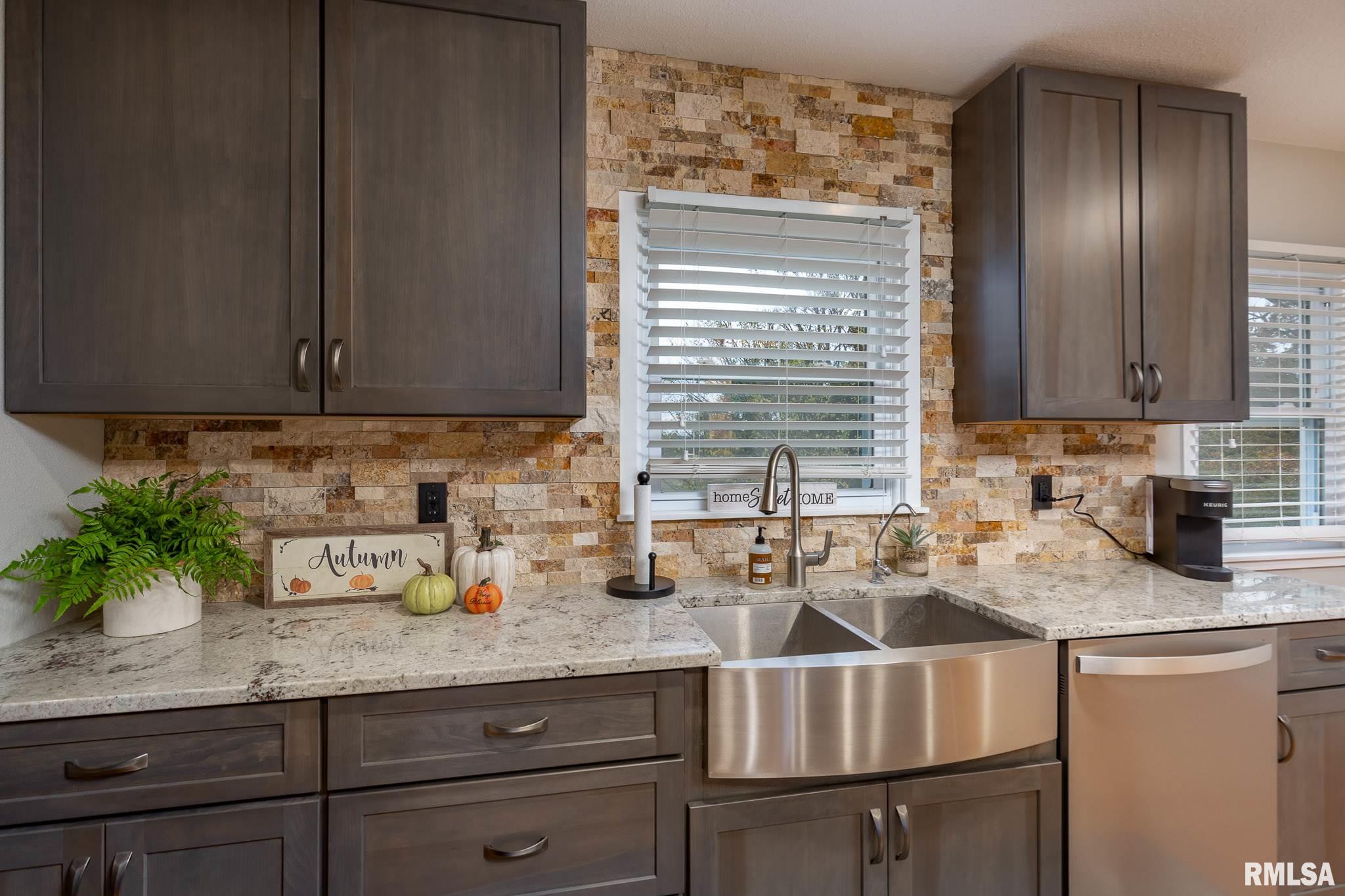 8810 Knoxville Road Milan, IL 61264 - Photo 7 of 28 Gallery Image 7