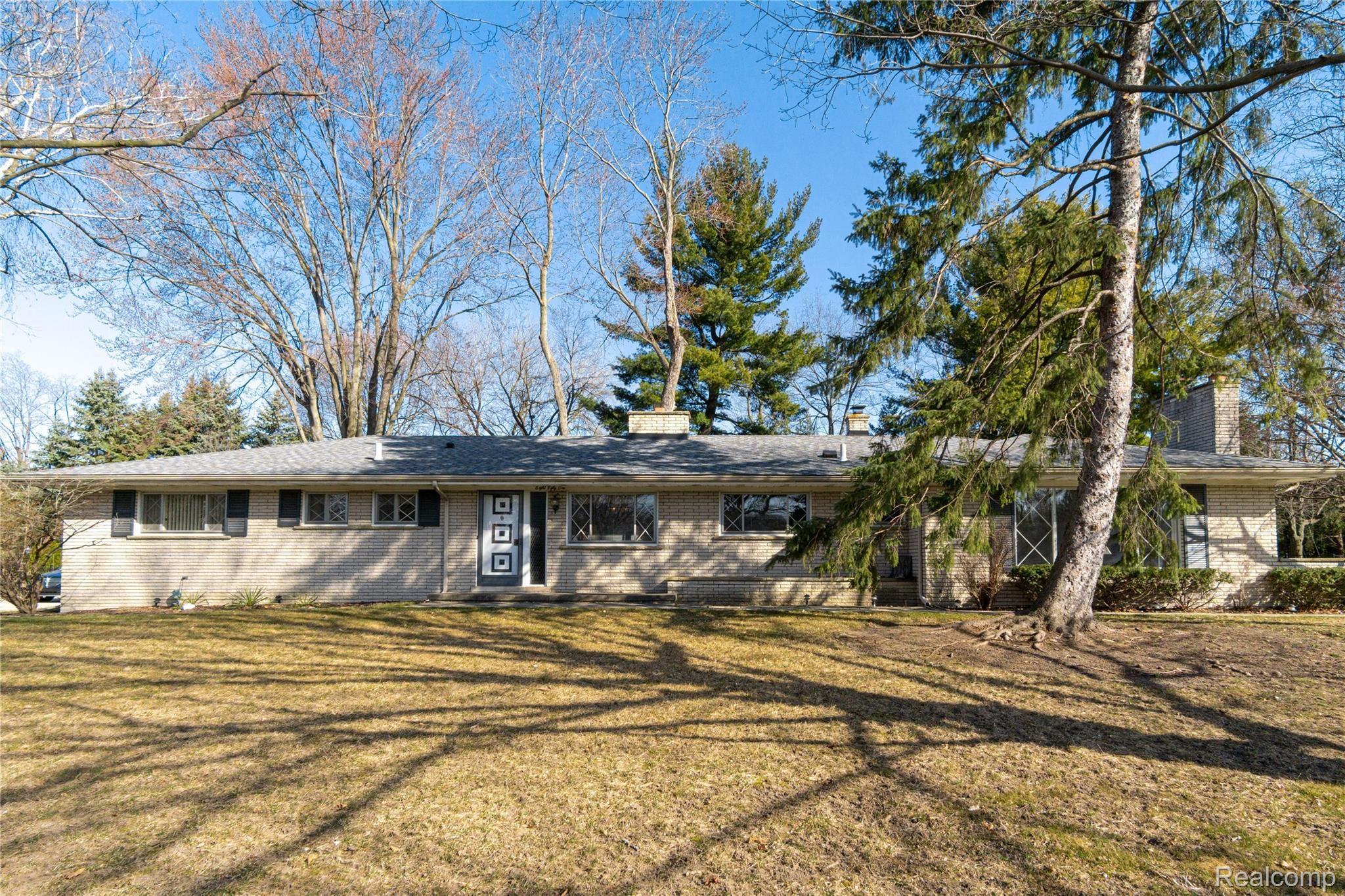 851 Helston Road Bloomfield Hills, MI 48304 - Photo 1 of 36 Sprawling Ranch