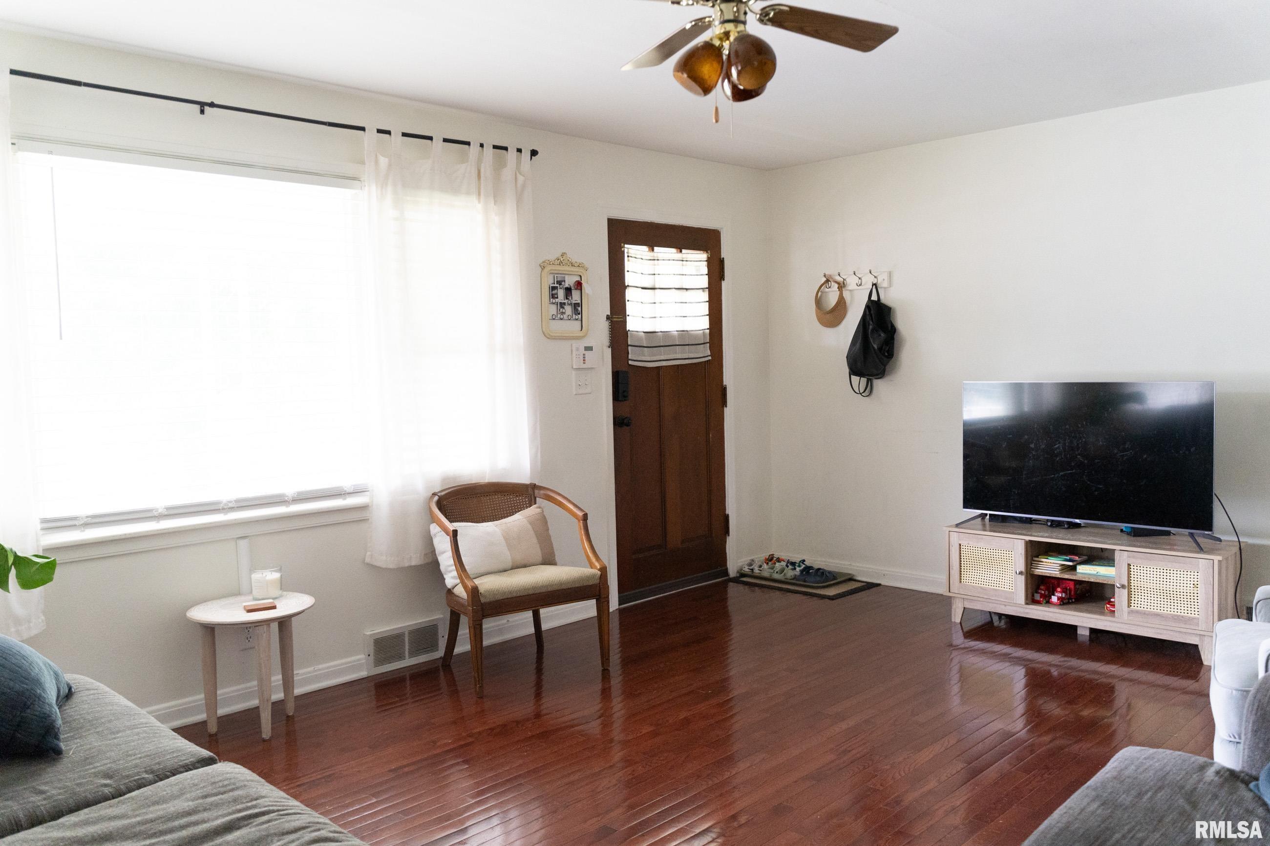 1704 Reed Avenue Springfield, IL 62704 - Photo 3 of 20 Gallery Image 3
