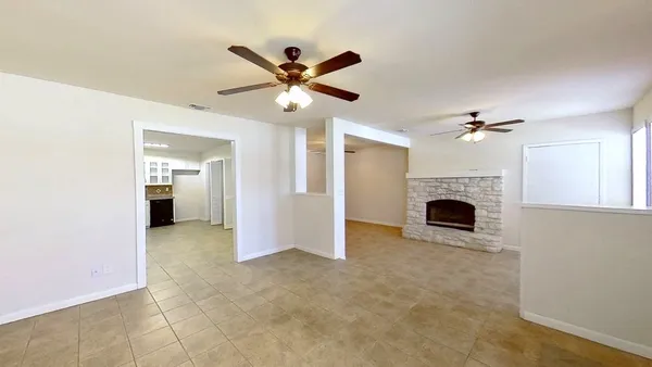 $1,675 | 205 East 2nd Street, Georgetown, TX 78626