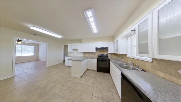 $1,675 | 205 East 2nd Street, Georgetown, TX 78626