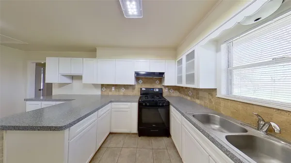 $1,675 | 205 East 2nd Street, Georgetown, TX 78626