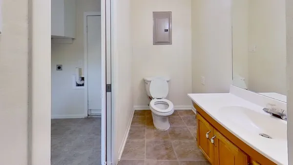 $1,675 | 205 East 2nd Street, Georgetown, TX 78626