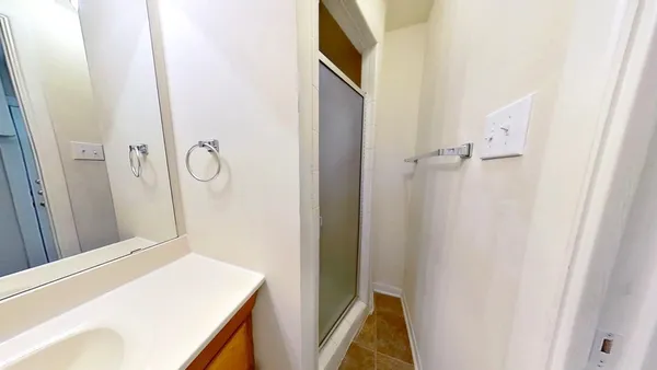 $1,675 | 205 East 2nd Street, Georgetown, TX 78626