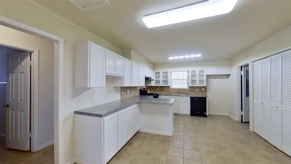 $1,675 | 205 East 2nd Street, Georgetown, TX 78626