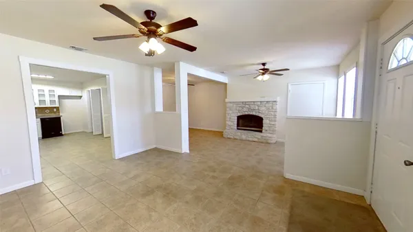 $1,675 | 205 East 2nd Street, Georgetown, TX 78626