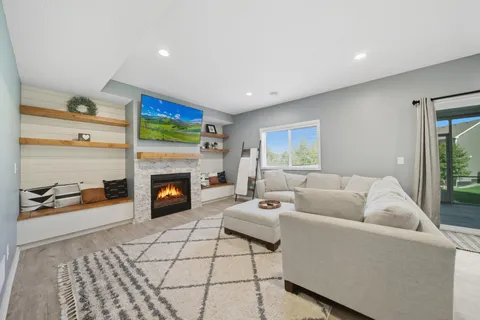 $600,000 | 8600 West 132nd Street, Savage, MN 55378