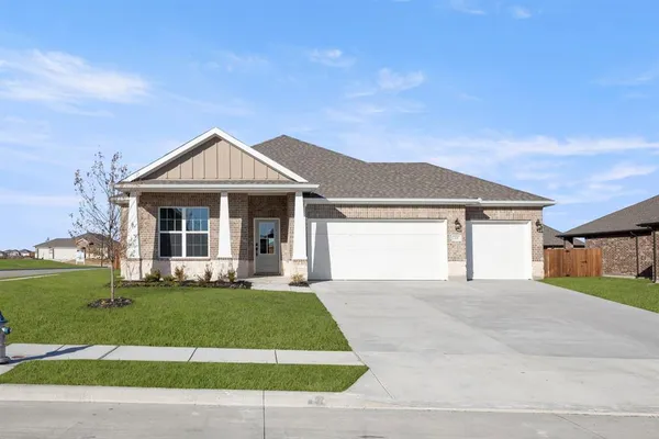 $329,990 | 218 Briarwood Drive, Nevada, TX 75173