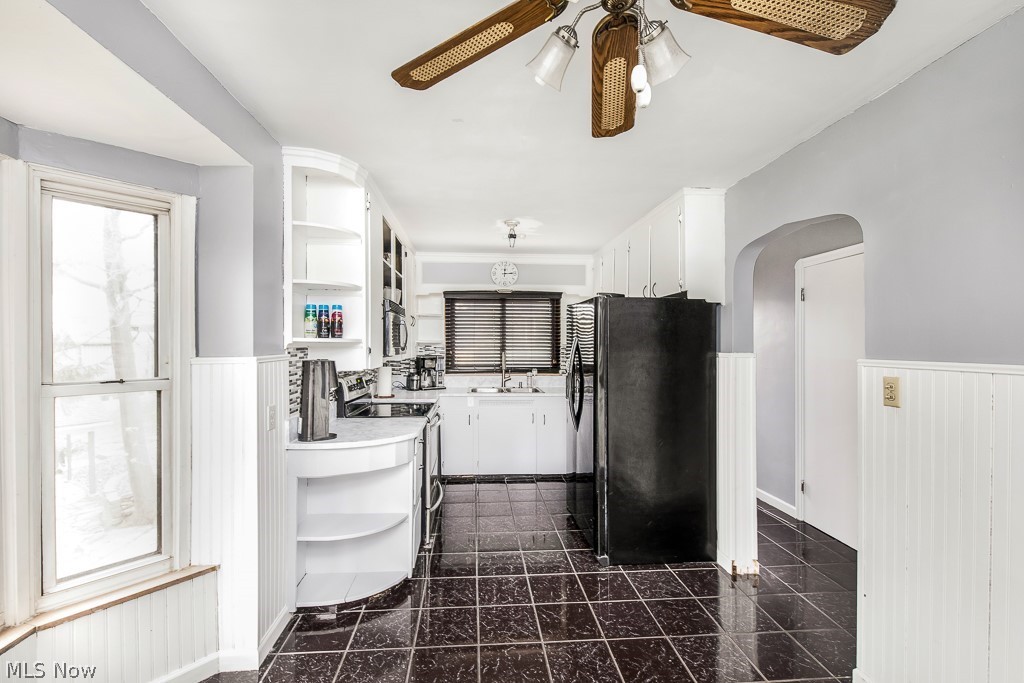 740 West Schaaf Road Cleveland, OH 44109 - Photo 9 of 25 Large eat in kitchen