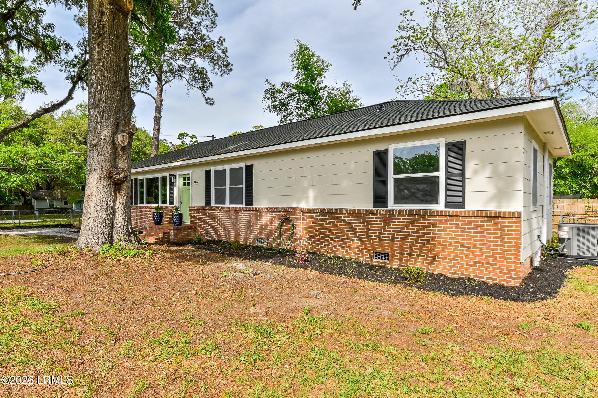 1013 Rentz Street Beaufort, SC 29906 - Photo 4 of 43 1013 Rentz St-4