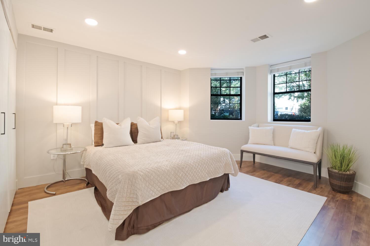 1840 California Street Northwest, Unit 2A Washington, DC 20009 - Photo 11 of 26 Primary Bedroom With Sitting Area