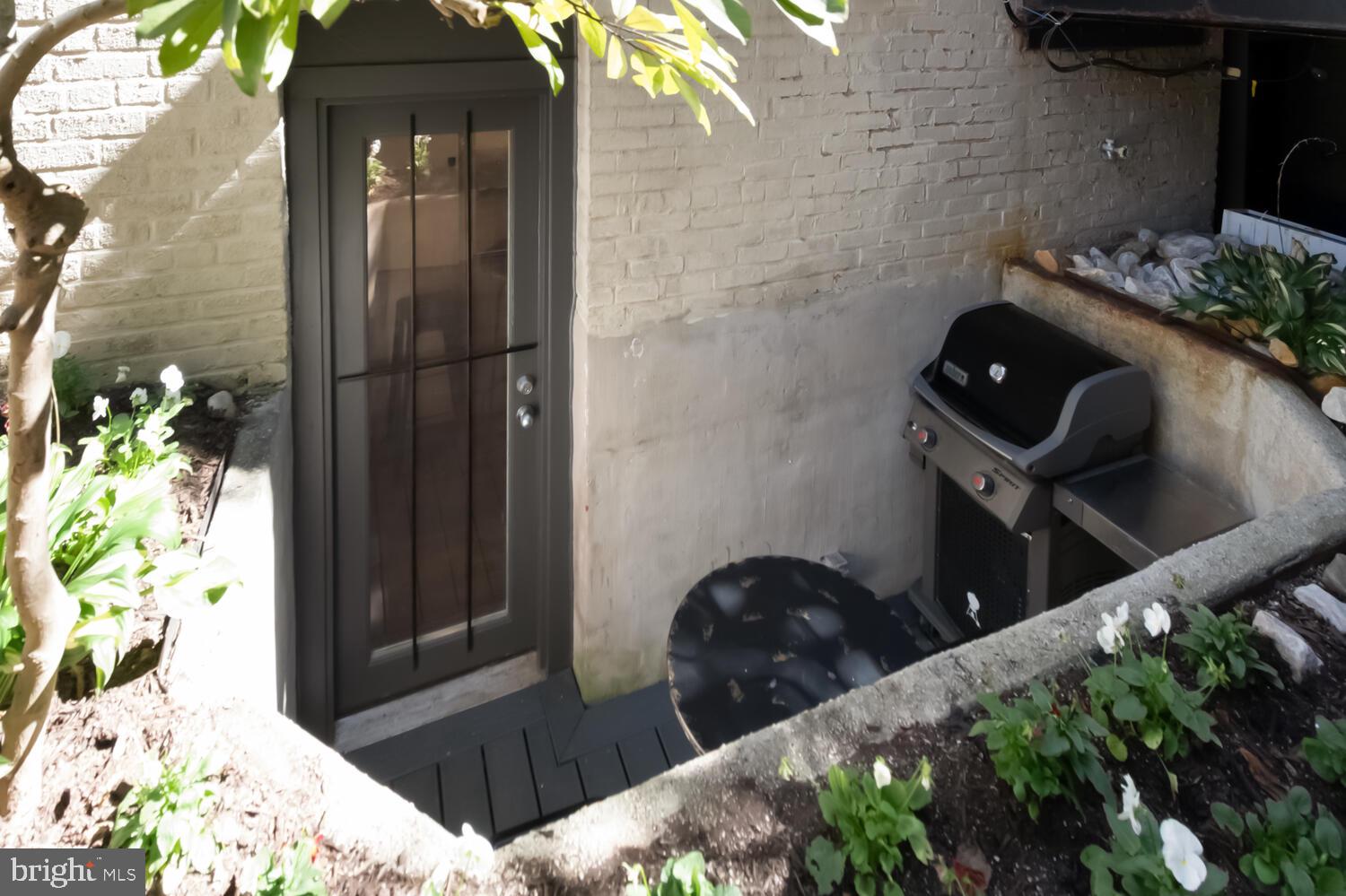 1840 California Street Northwest, Unit 2A Washington, DC 20009 - Photo 20 of 26 Patio With Room For Grill