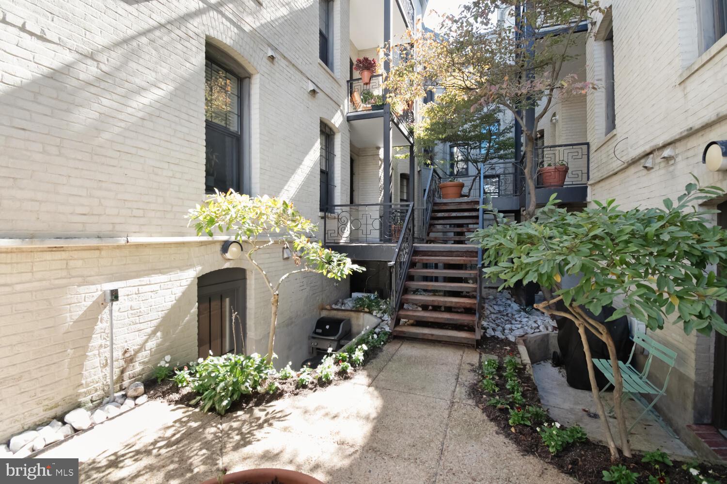 1840 California Street Northwest, Unit 2A Washington, DC 20009 - Photo 21 of 26 Building Courtyard