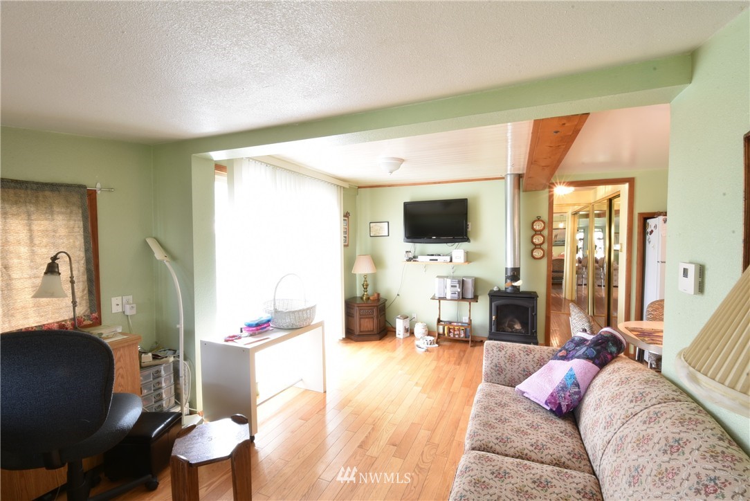 2184 Garth Road Point Roberts, WA 98281 - Photo 4 of 16 Gallery Image 4